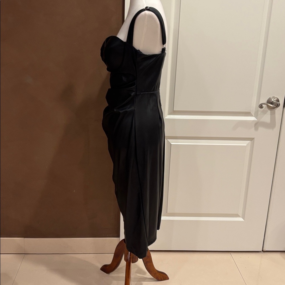 Elegant Leather Black Dress - Picture 6 of 8